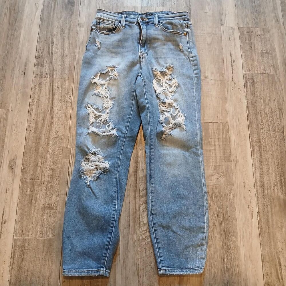 Judy Blue Light Wash Distressed Jeans Size 1